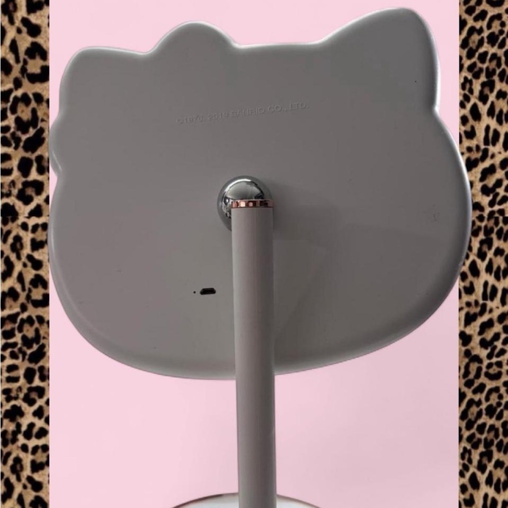 Hello Kitty LED Mirror - Picture 2 of 5
